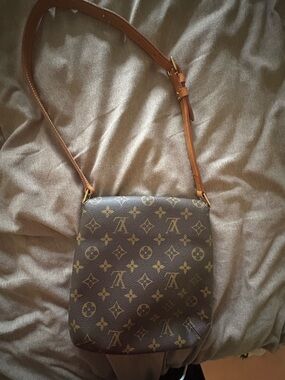 Louis Vuitton salsa bag excellent used condition